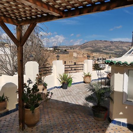 Riad Avec Terrasse Privee Et Piscine Partagee A 300M Fez Bagian luar foto