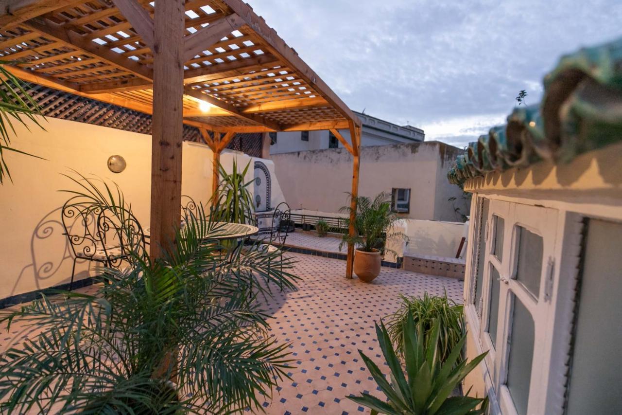 Riad Avec Terrasse Privee Et Piscine Partagee A 300M Fez Bagian luar foto