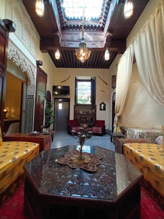 Riad Avec Terrasse Privee Et Piscine Partagee A 300M Fez Bagian luar foto