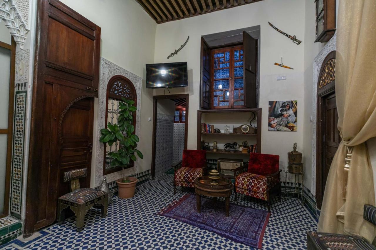 Riad Avec Terrasse Privee Et Piscine Partagee A 300M Fez Bagian luar foto