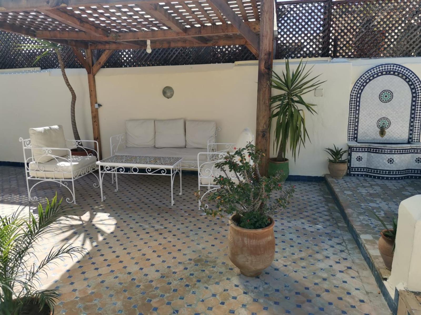 Riad Avec Terrasse Privee Et Piscine Partagee A 300M Fez Bagian luar foto